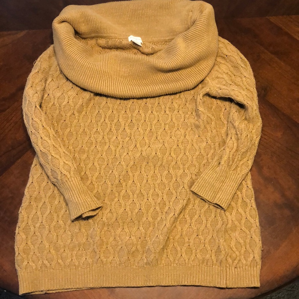 Short sleeve sweater
